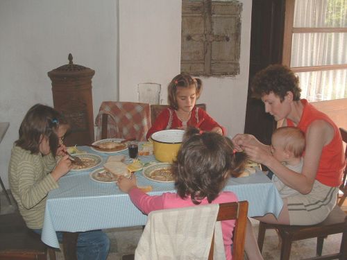 Öt Mednyánszky egy asztalnál: Anna, Katalin, Dorottya, Pál és Zsuzsa